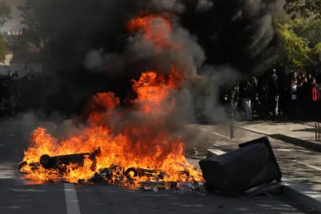 Violent student protests spread from France to Belgium (VIDEOS)
